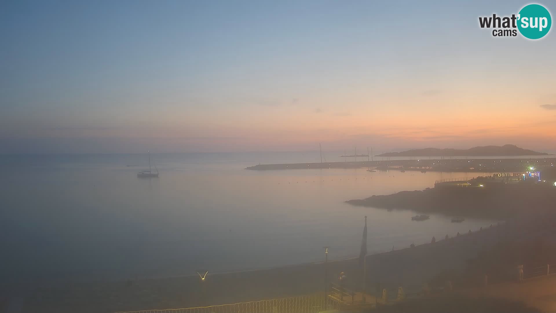 Web kamera plaže Isola Rossa – Uživo pogled na predivnu obalu Sardinije