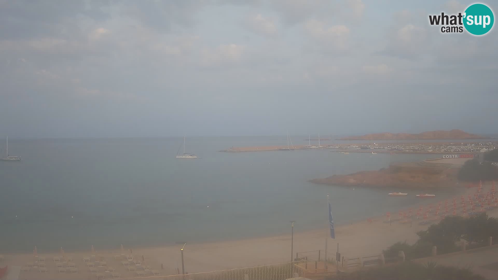 Webcam della spiaggia di Isola Rossa – Vista in diretta della meravigliosa costa della Sardegna