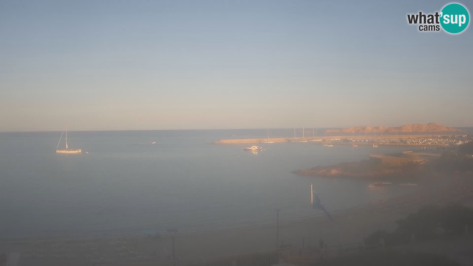 Webcam de la plage d’Isola Rossa – Vue en direct de la magnifique côte de la Sardaigne