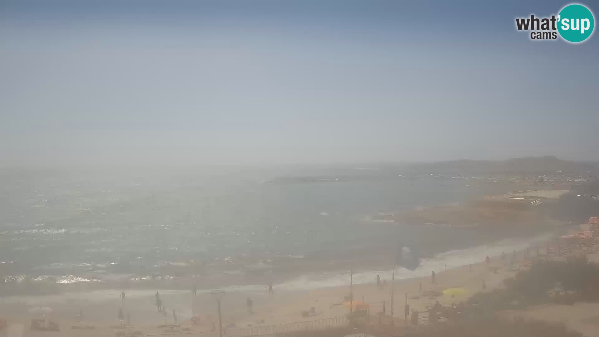 Webcam della spiaggia di Isola Rossa – Vista in diretta della meravigliosa costa della Sardegna
