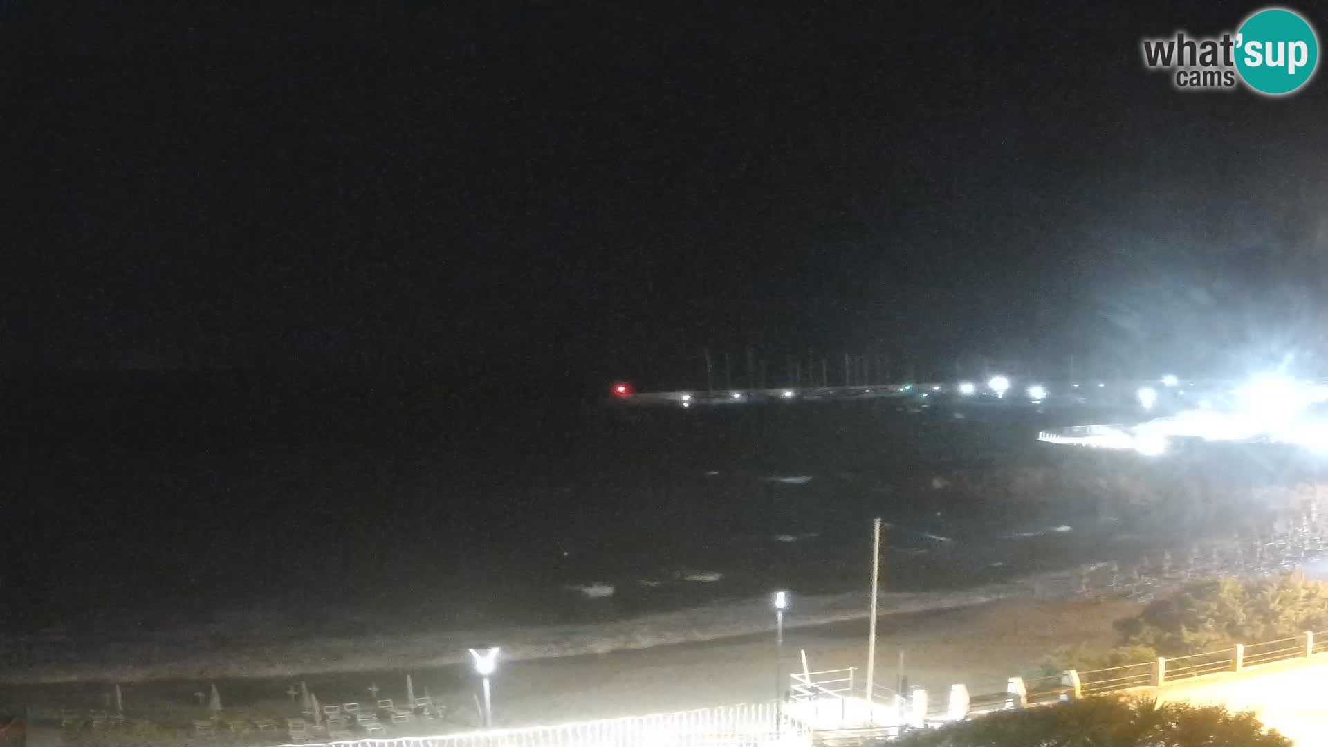 Webcam della spiaggia di Isola Rossa – Vista in diretta della meravigliosa costa della Sardegna