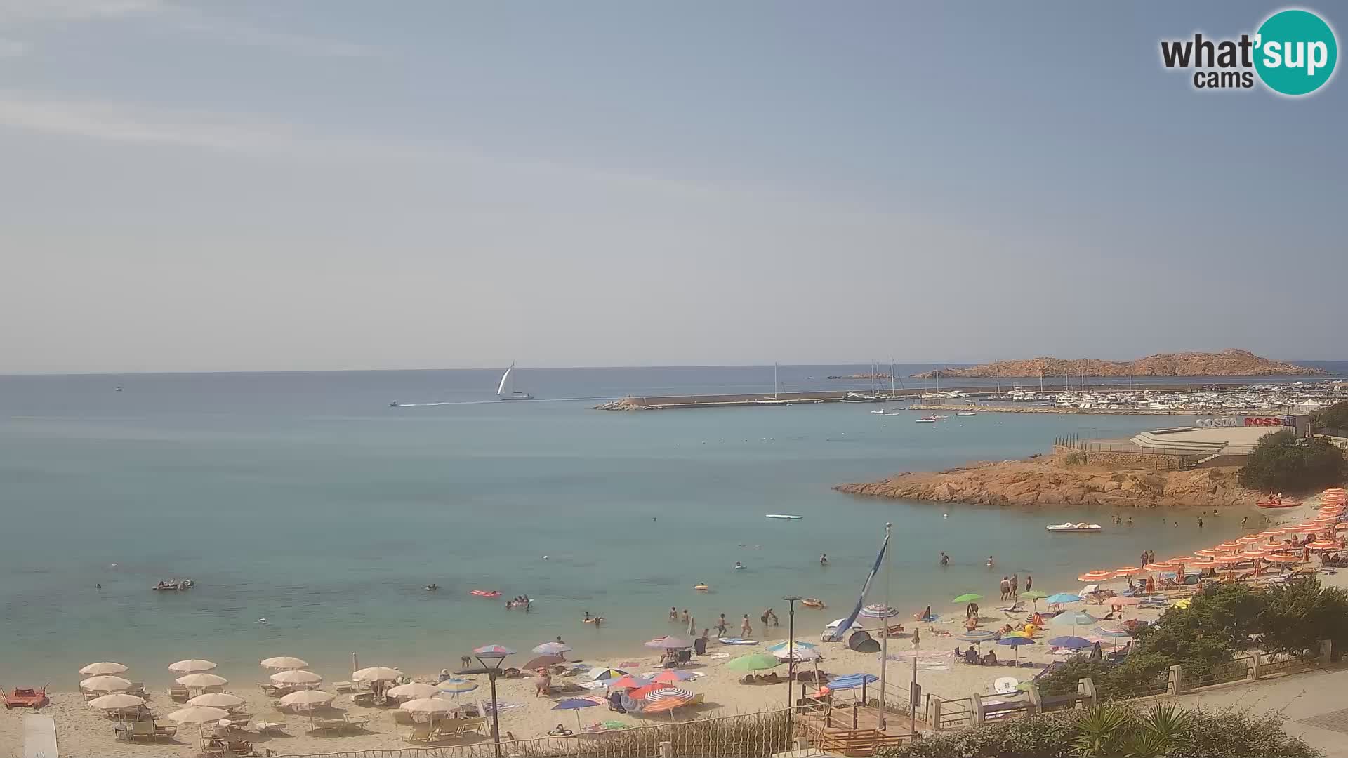 Web kamera plaže Isola Rossa – Uživo pogled na predivnu obalu Sardinije