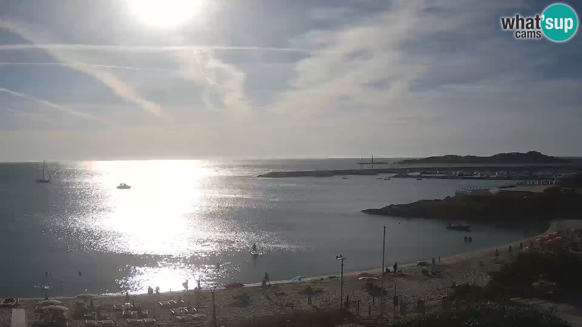 Webcam della spiaggia di Isola Rossa – Vista in diretta della meravigliosa costa della Sardegna