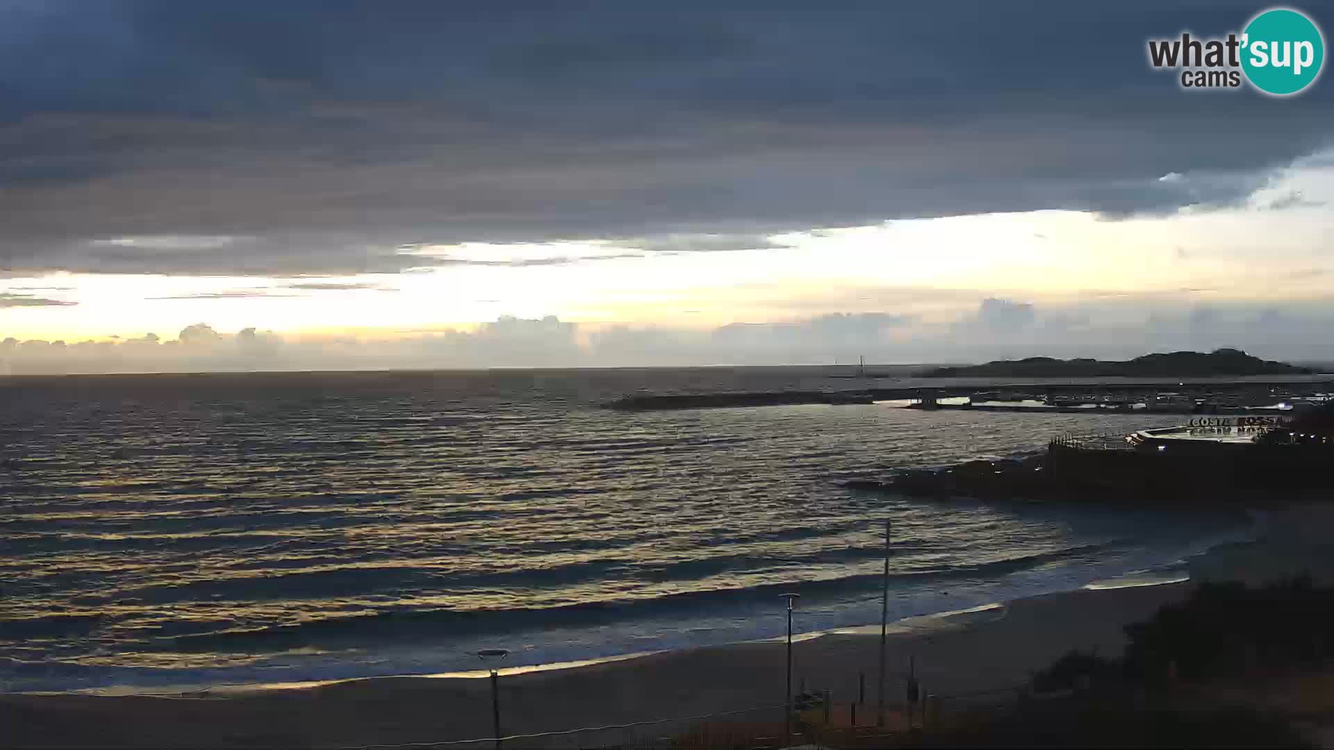 Spletna kamera plaže Isola Rossa – V živo si oglejte čudovito obalo Sardinije
