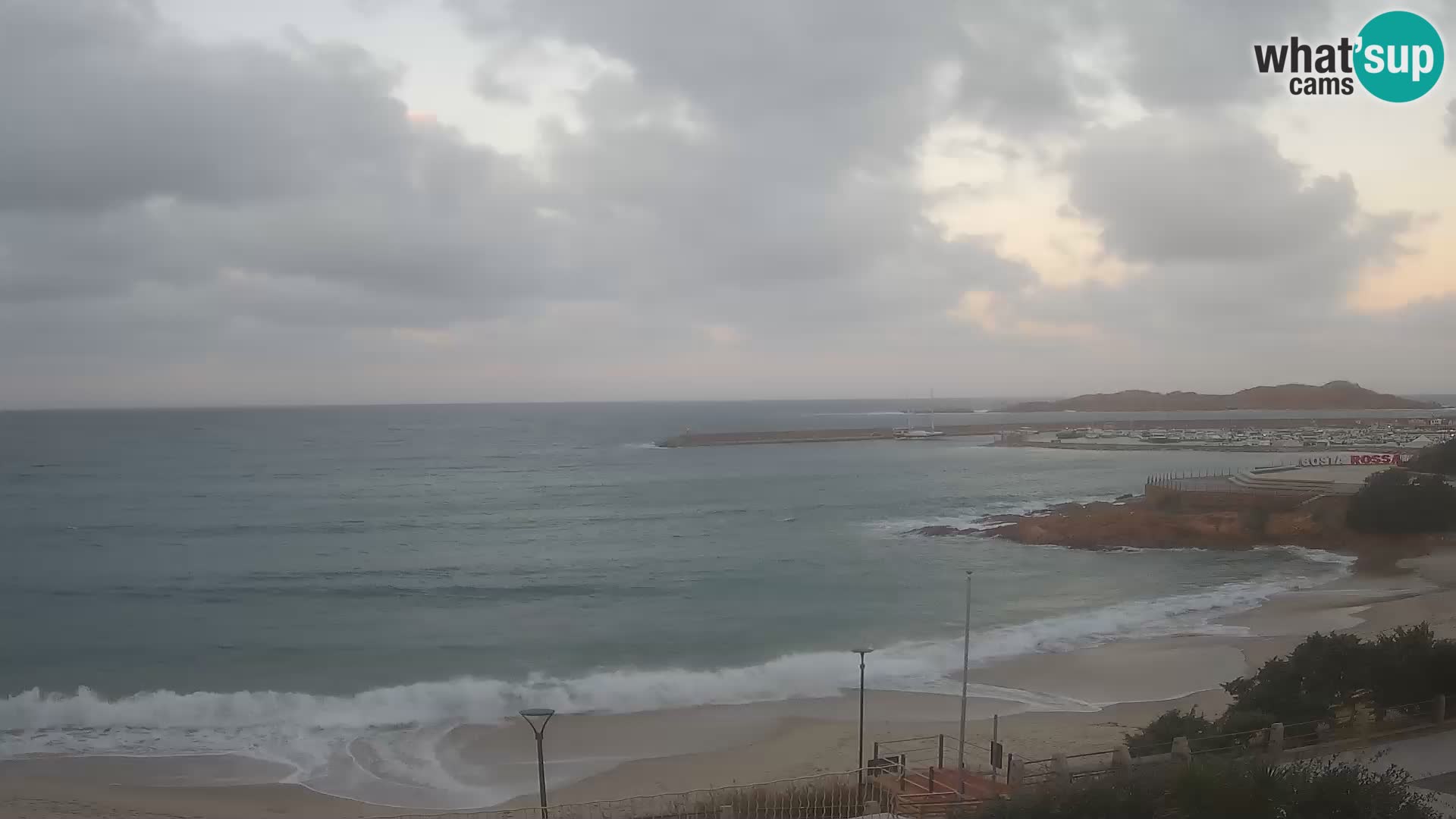 Web kamera plaže Isola Rossa – Uživo pogled na predivnu obalu Sardinije