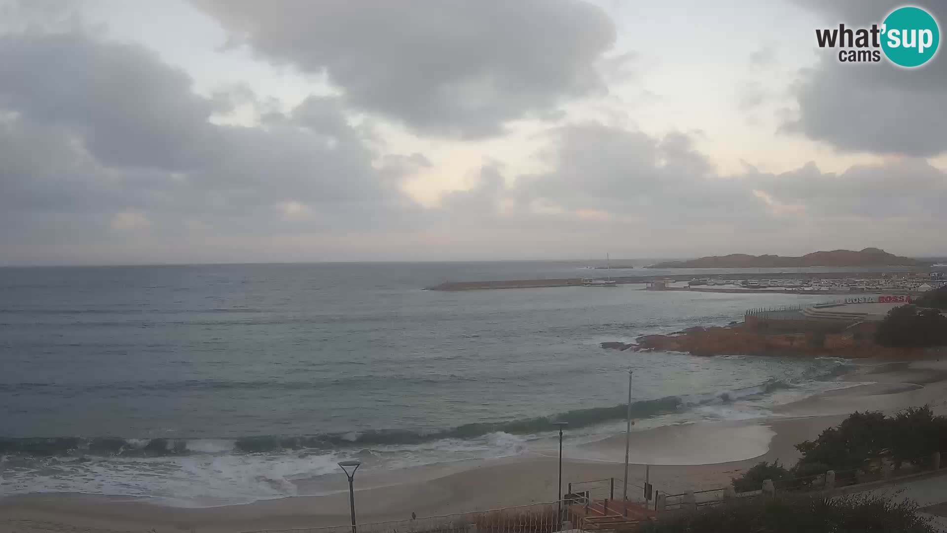 Webcam della spiaggia di Isola Rossa – Vista in diretta della meravigliosa costa della Sardegna