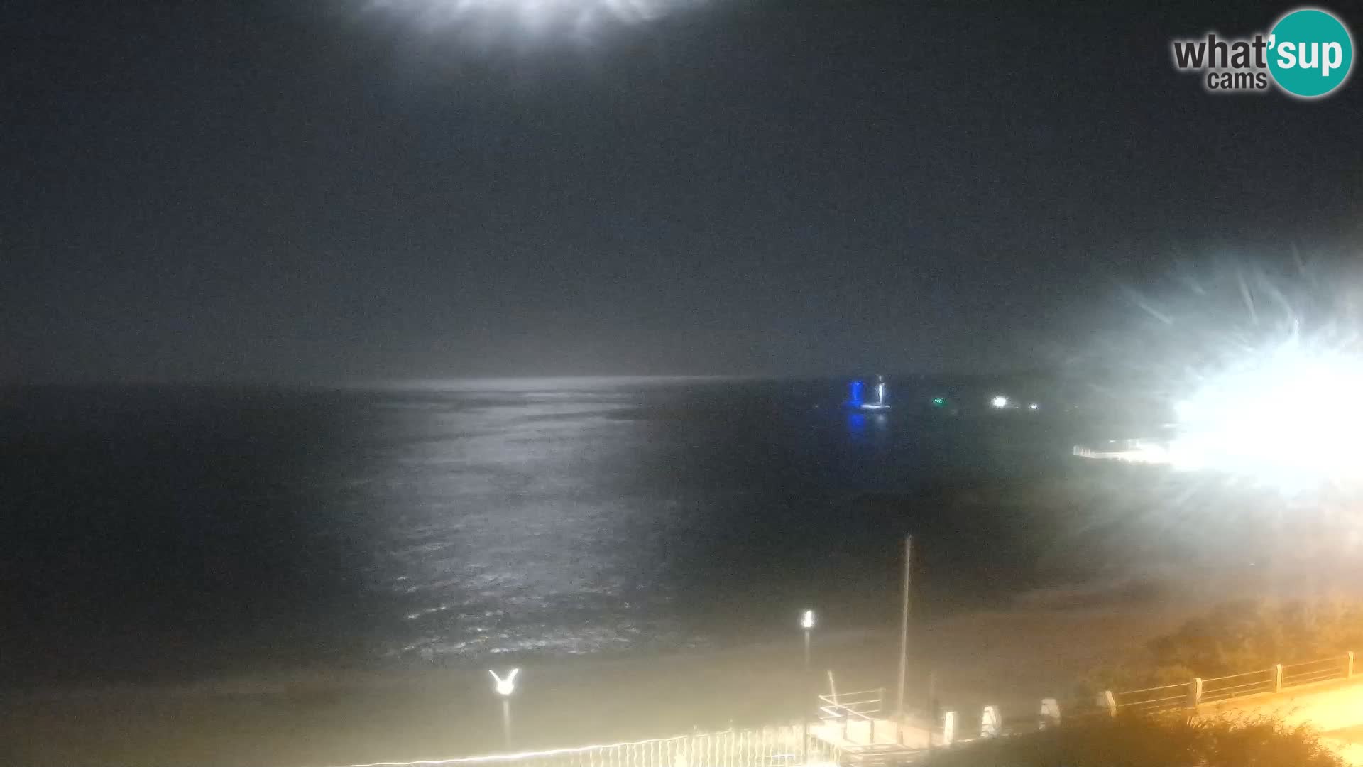 Web kamera plaže Isola Rossa – Uživo pogled na predivnu obalu Sardinije