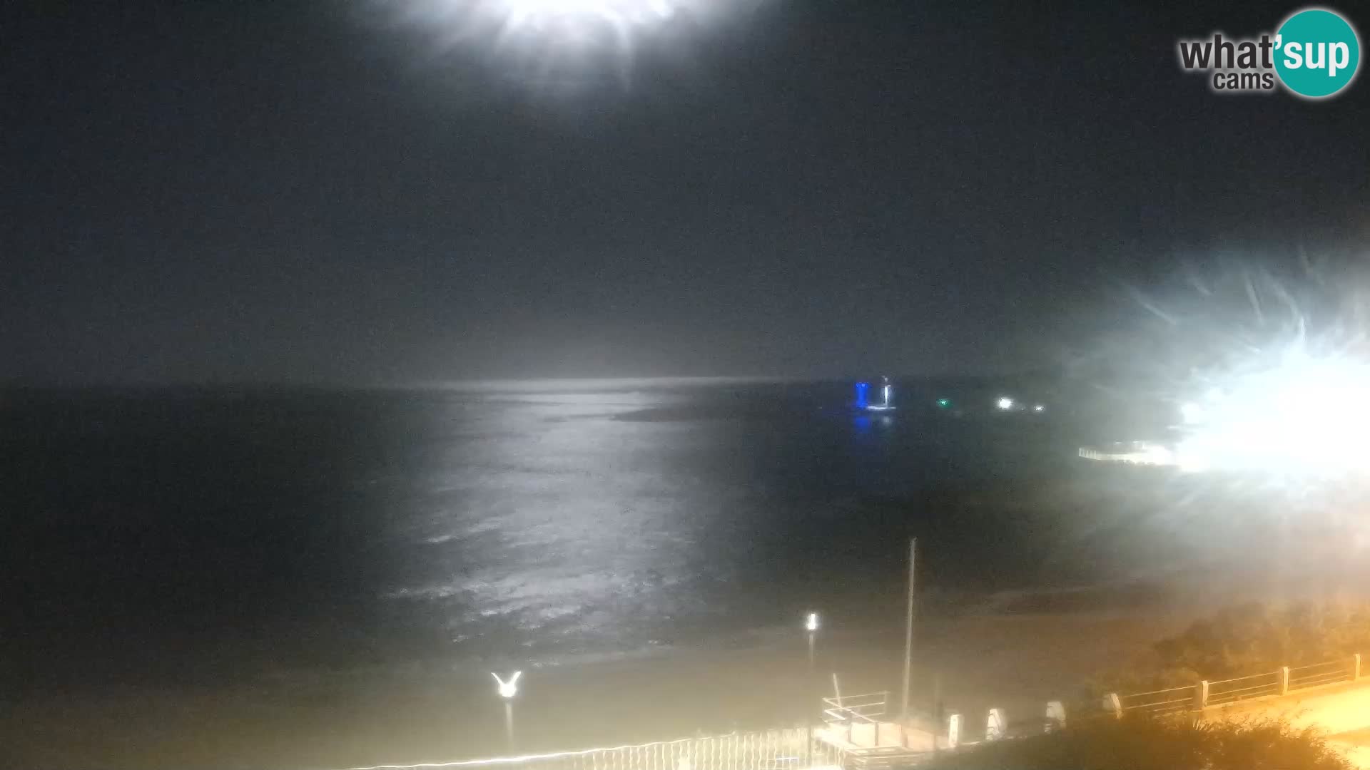 Webcam della spiaggia di Isola Rossa – Vista in diretta della meravigliosa costa della Sardegna