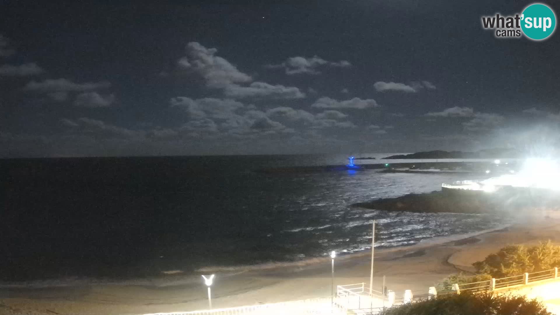 Webcam della spiaggia di Isola Rossa – Vista in diretta della meravigliosa costa della Sardegna