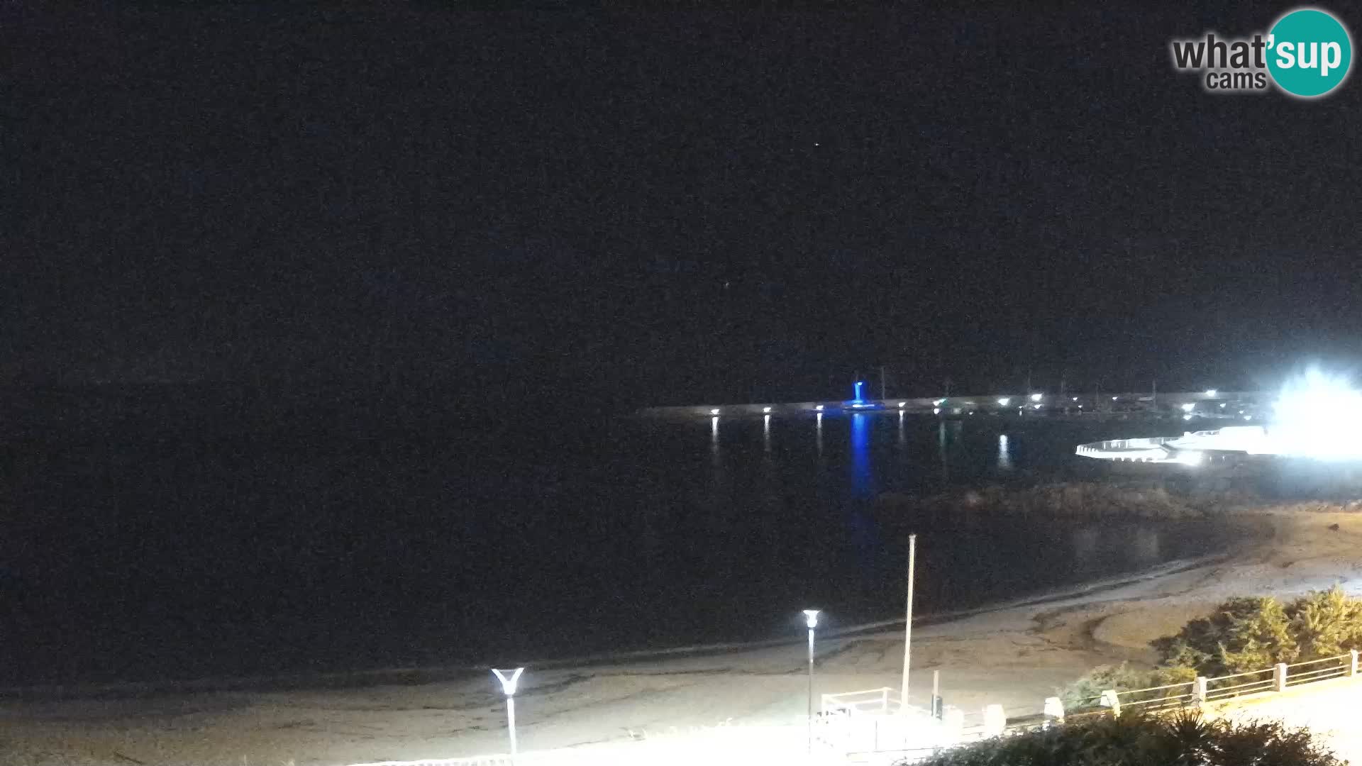 Webcam della spiaggia di Isola Rossa – Vista in diretta della meravigliosa costa della Sardegna