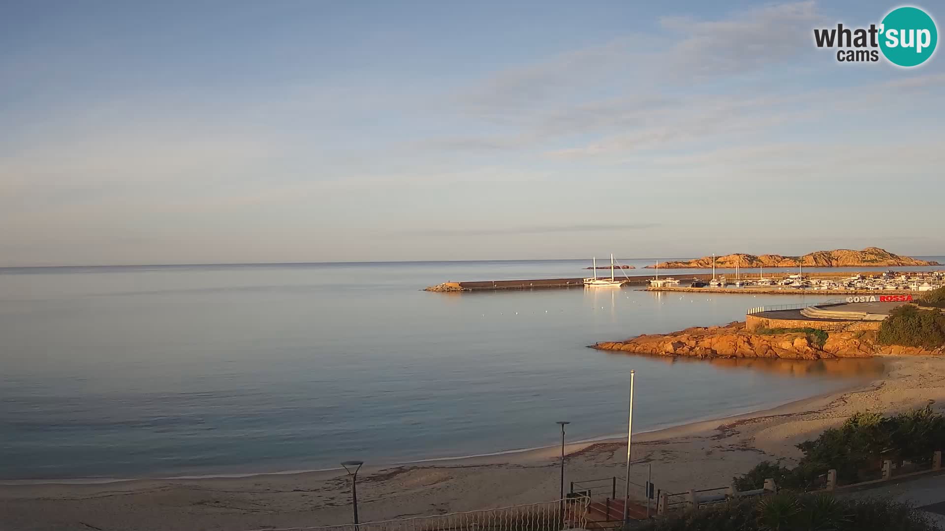 Webcam della spiaggia di Isola Rossa – Vista in diretta della meravigliosa costa della Sardegna