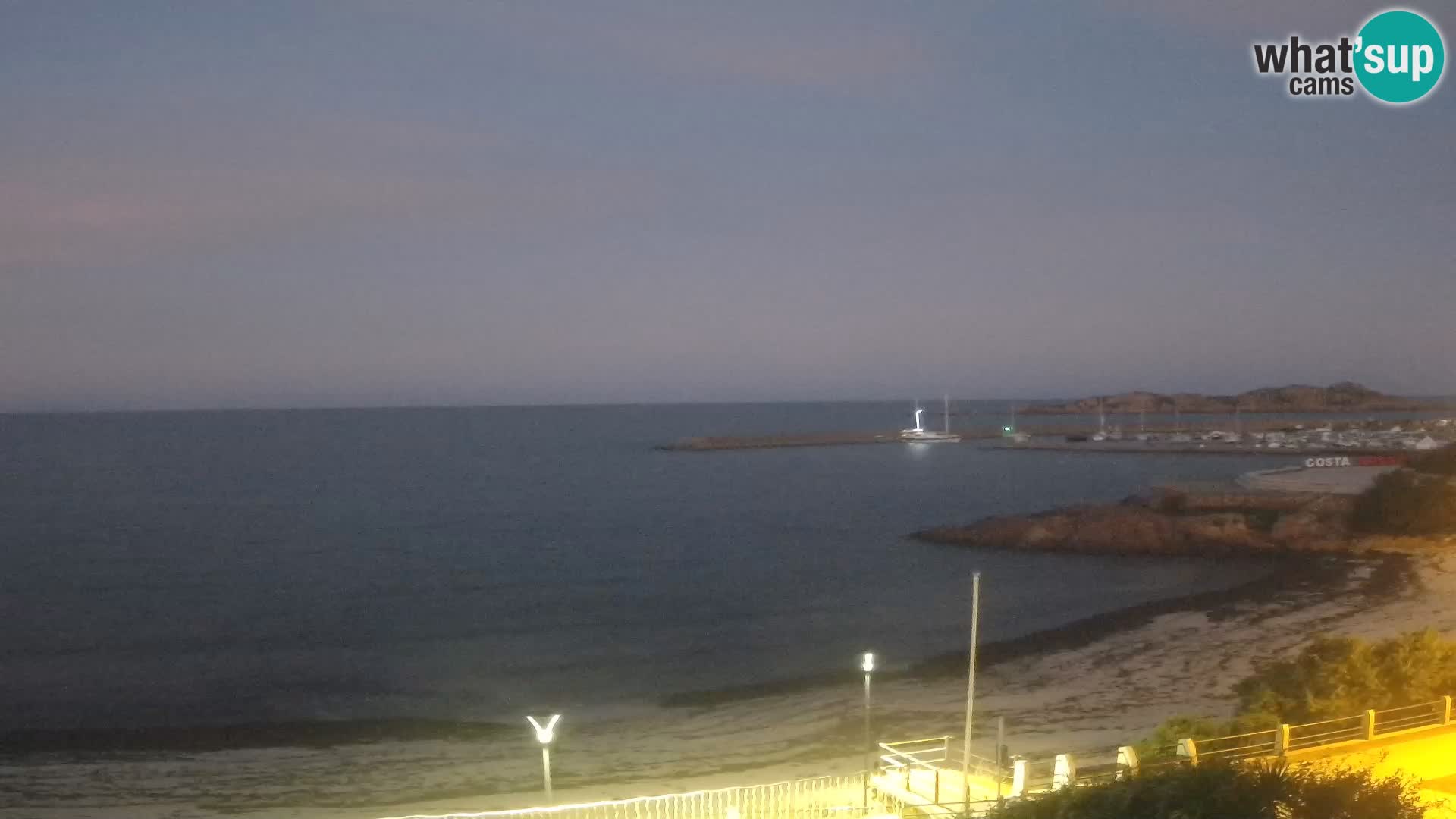 Web kamera plaže Isola Rossa – Uživo pogled na predivnu obalu Sardinije