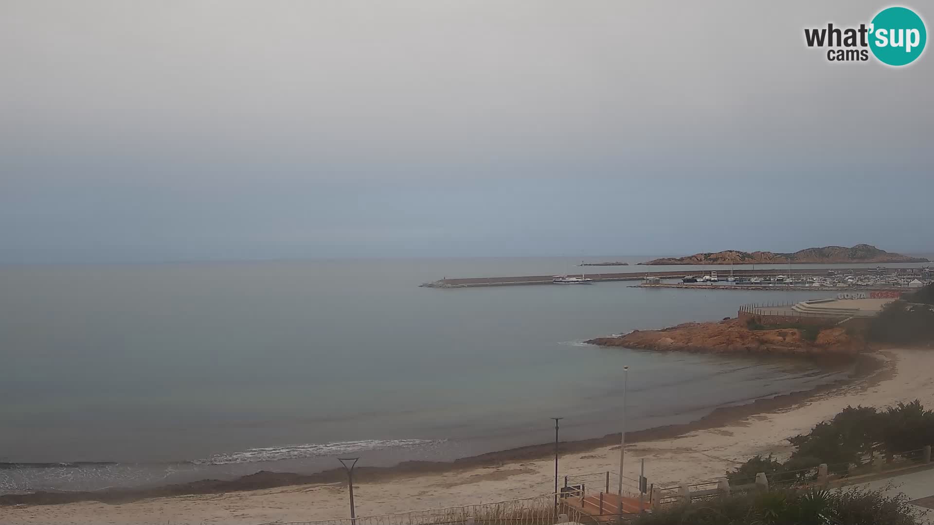 Web kamera plaže Isola Rossa – Uživo pogled na predivnu obalu Sardinije