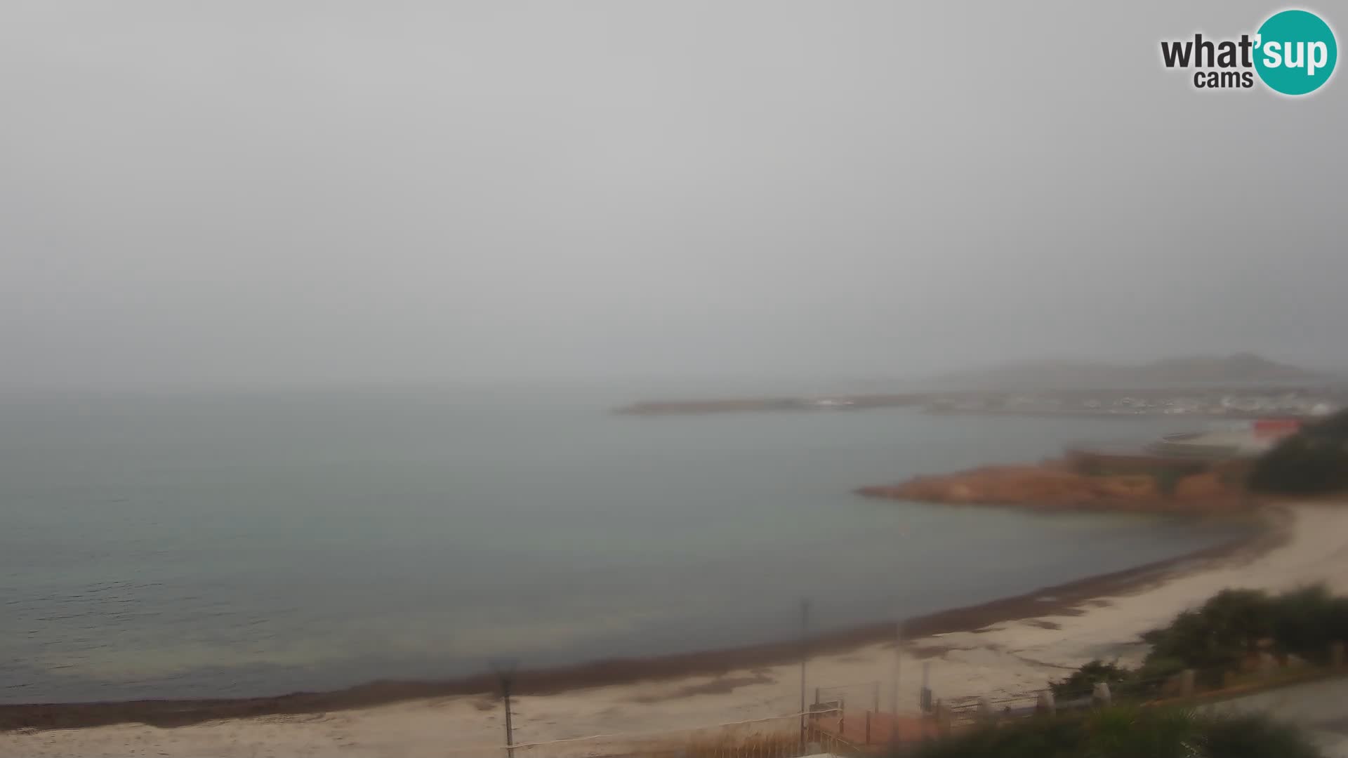 Webcam della spiaggia di Isola Rossa – Vista in diretta della meravigliosa costa della Sardegna