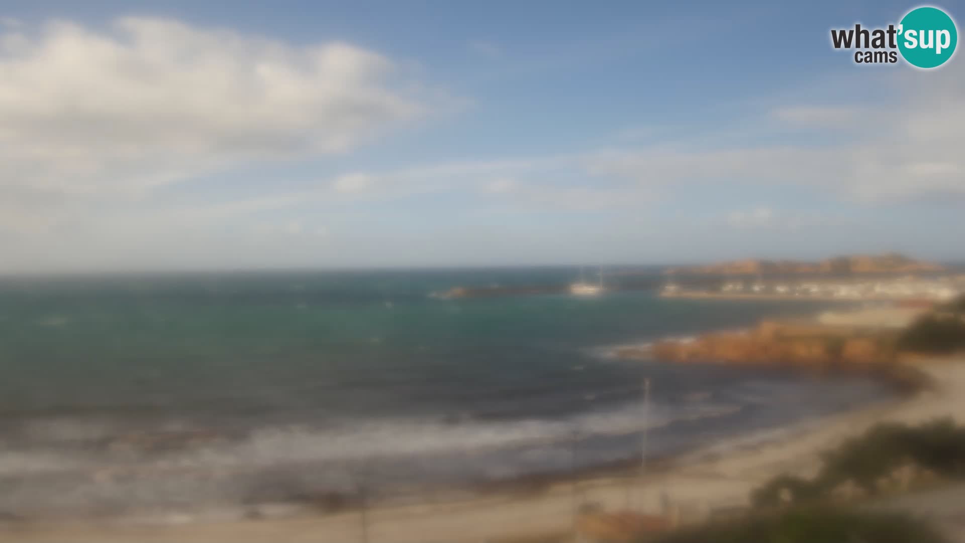 Web kamera plaže Isola Rossa – Uživo pogled na predivnu obalu Sardinije