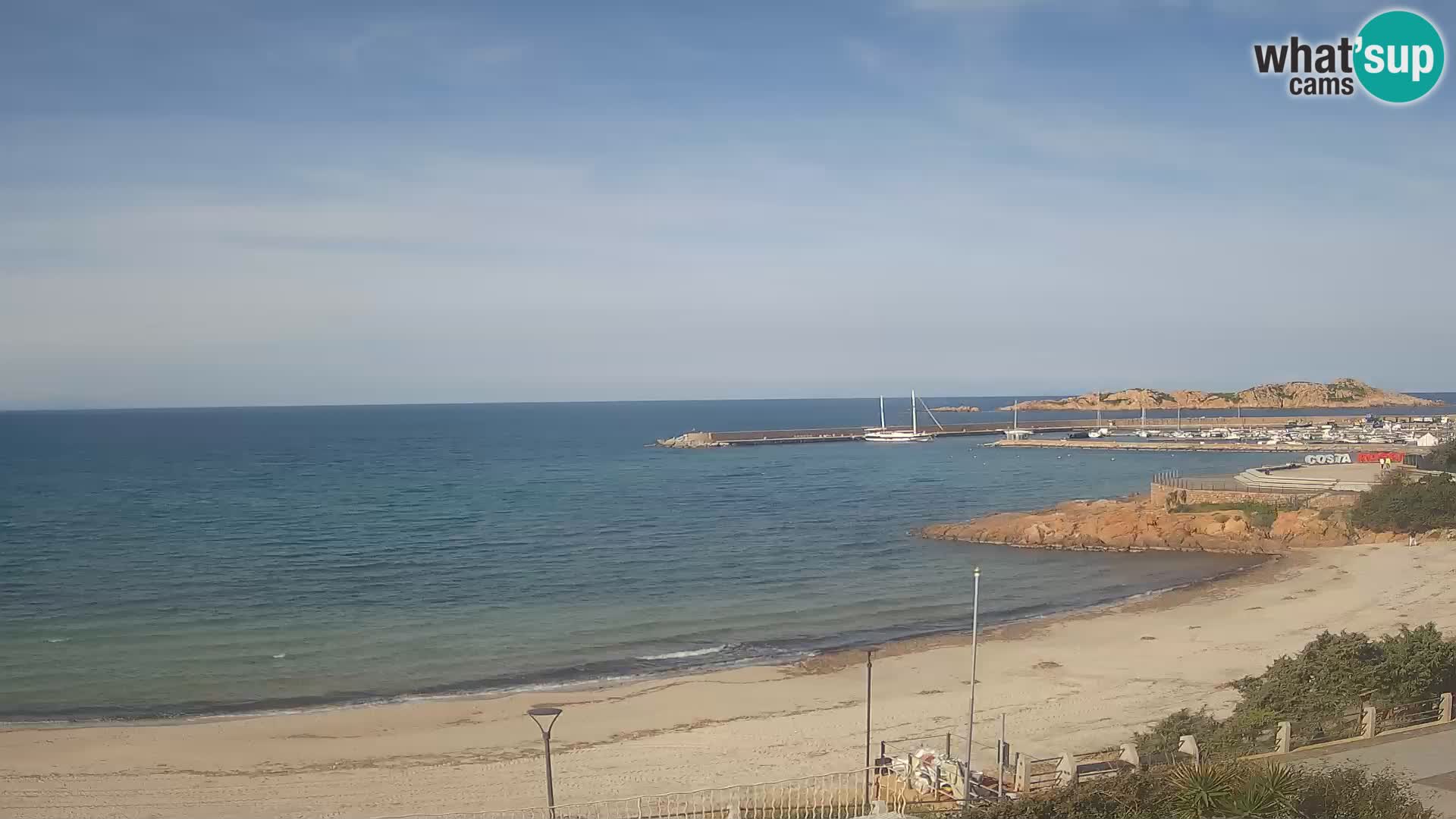 Webcam della spiaggia di Isola Rossa – Vista in diretta della meravigliosa costa della Sardegna