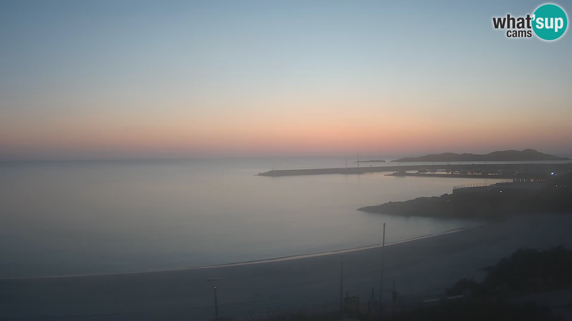 Web kamera plaže Isola Rossa – Uživo pogled na predivnu obalu Sardinije