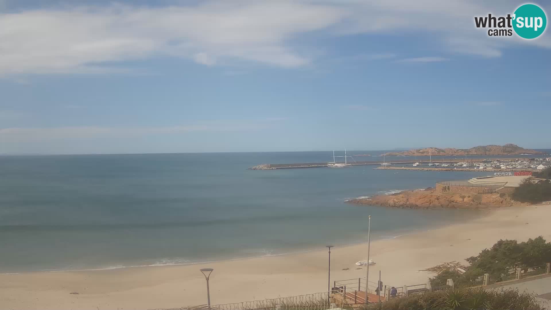 Web kamera plaže Isola Rossa – Uživo pogled na predivnu obalu Sardinije