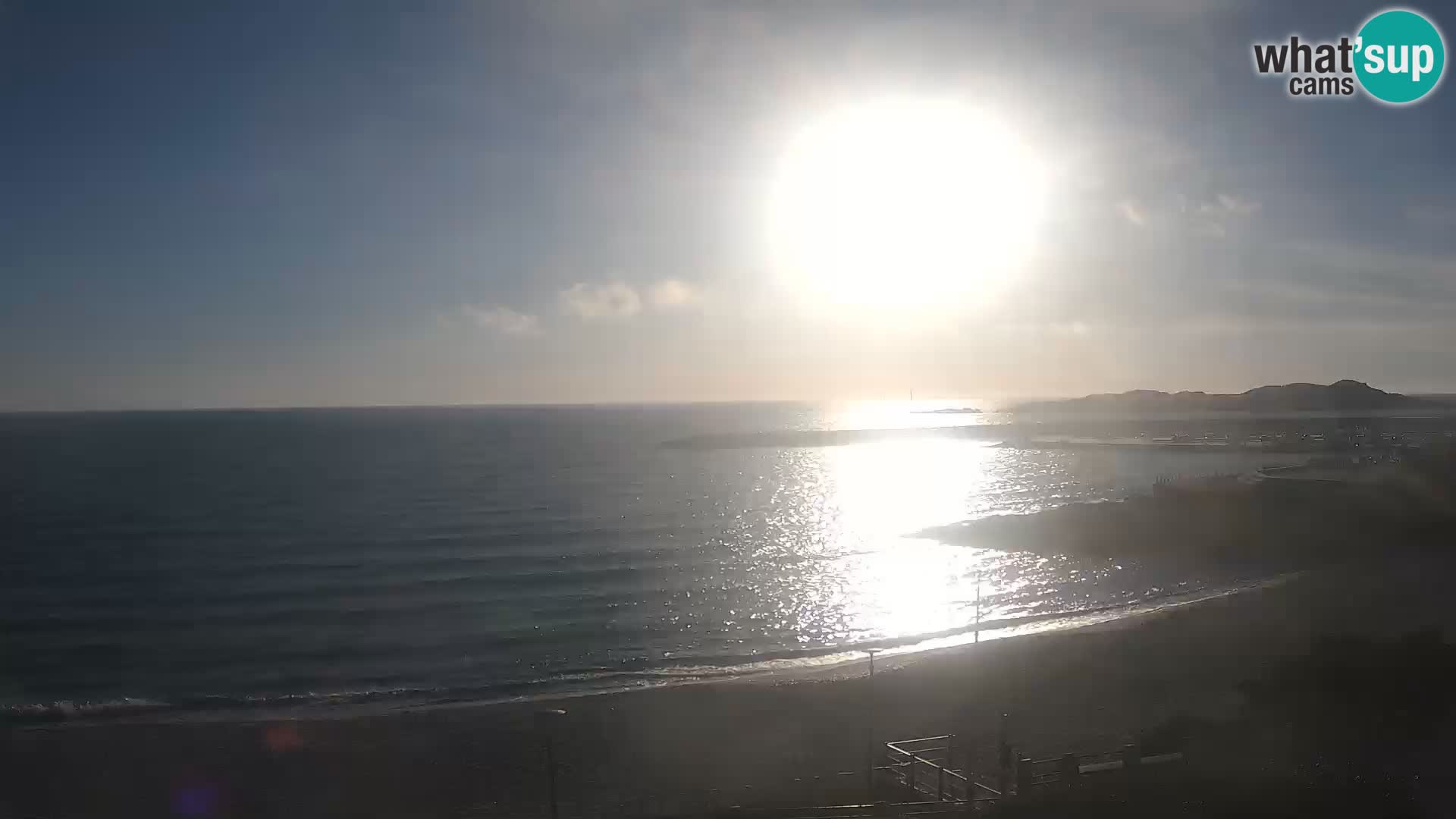 Web kamera plaže Isola Rossa – Uživo pogled na predivnu obalu Sardinije