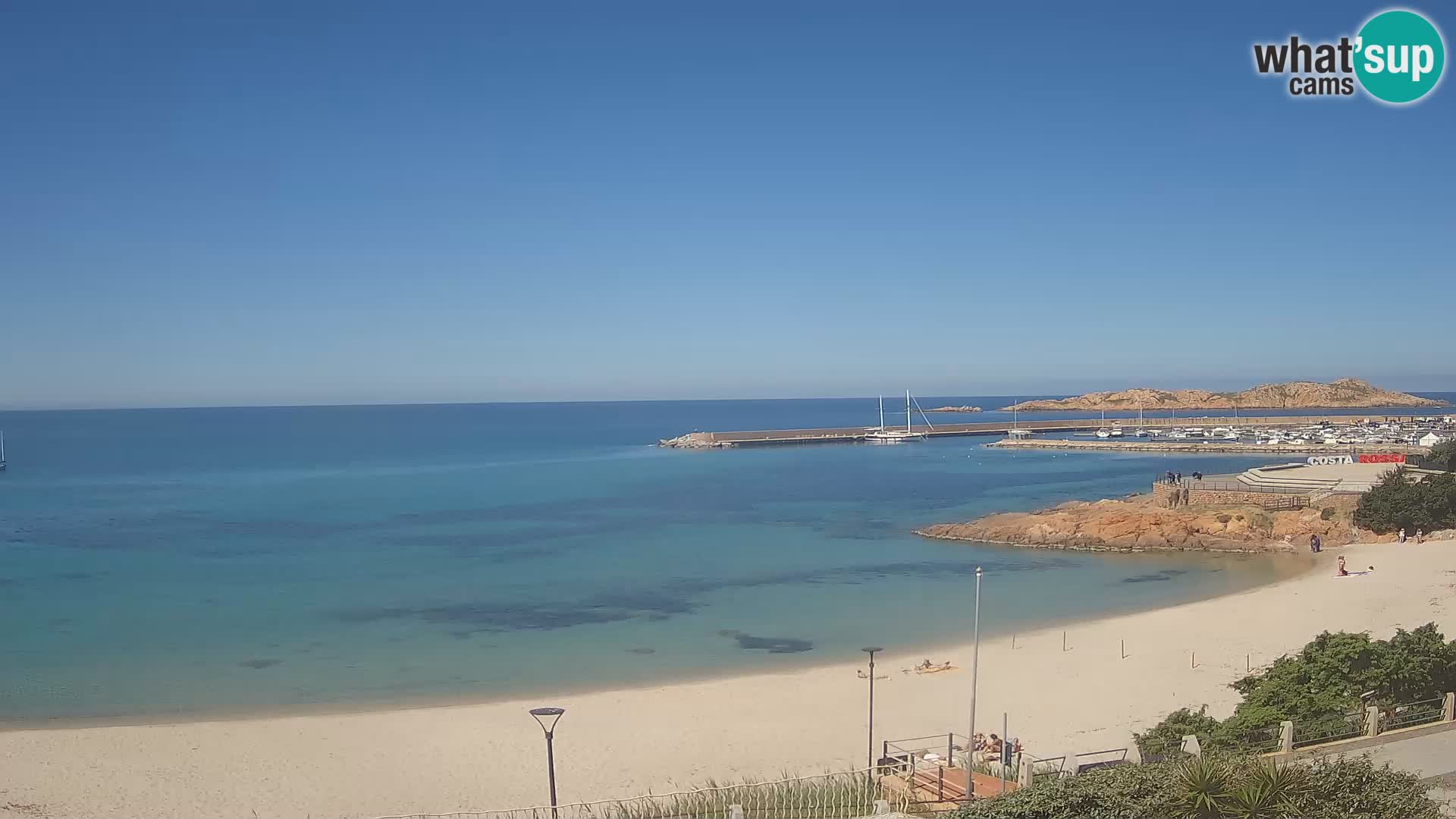 Webcam della spiaggia di Isola Rossa – Vista in diretta della meravigliosa costa della Sardegna