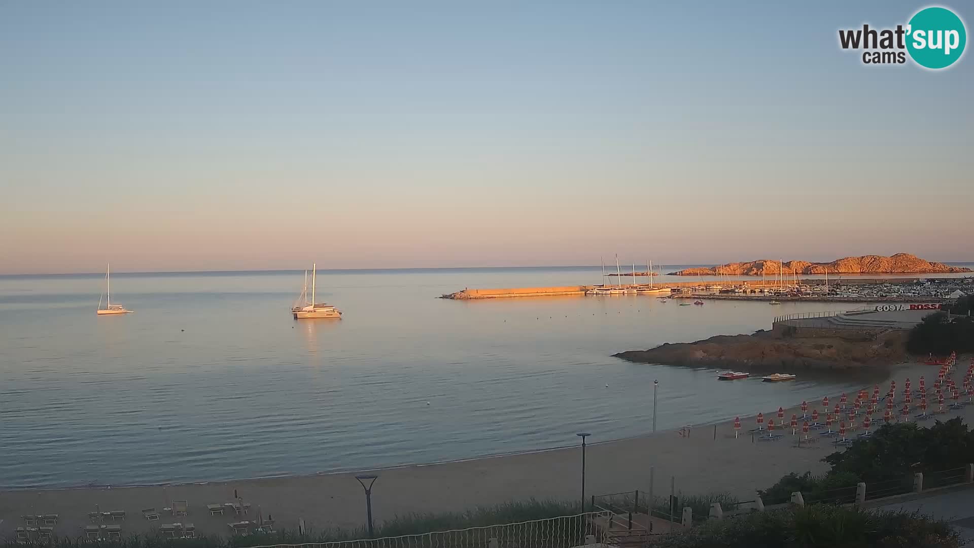 Webcam della spiaggia di Isola Rossa – Vista in diretta della meravigliosa costa della Sardegna