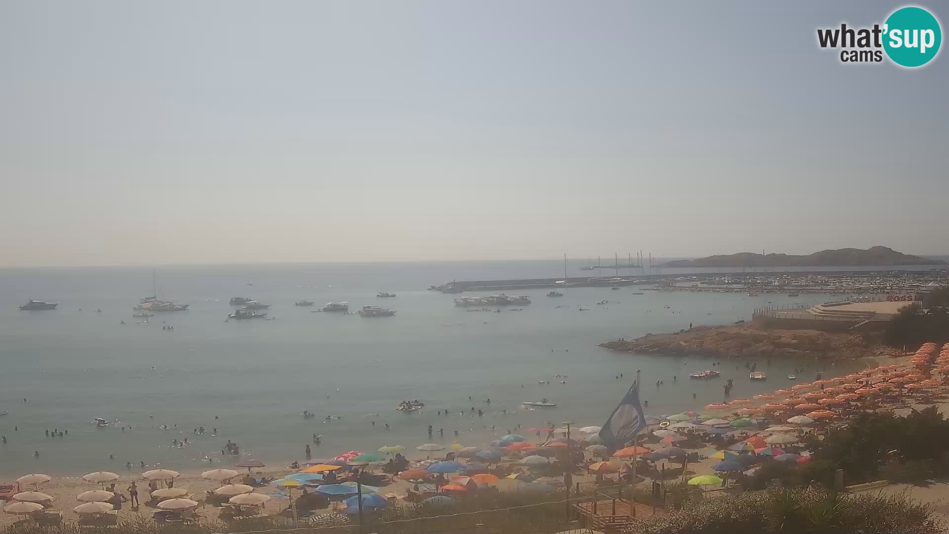 Web kamera plaže Isola Rossa – Uživo pogled na predivnu obalu Sardinije