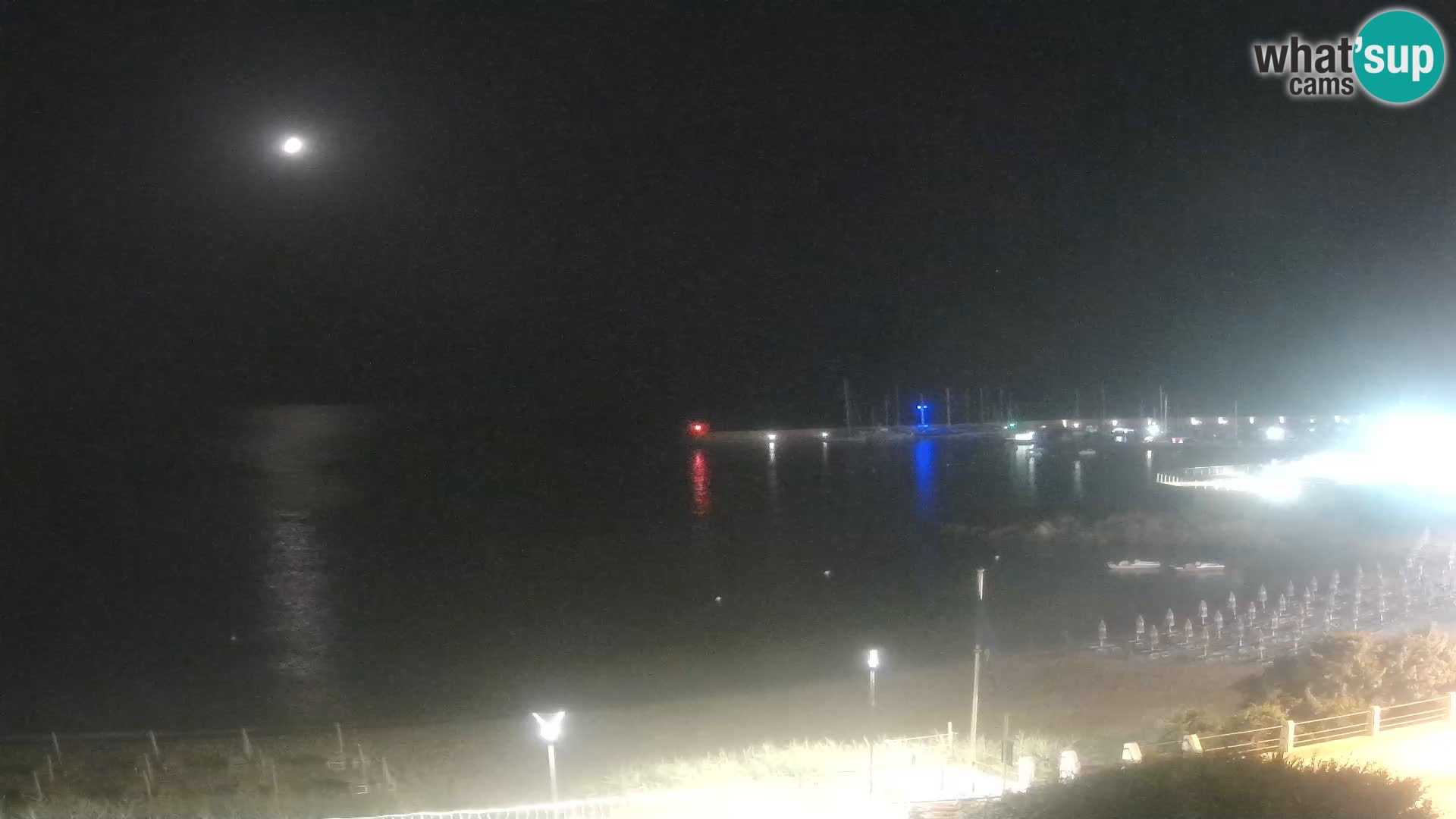 Webcam della spiaggia di Isola Rossa – Vista in diretta della meravigliosa costa della Sardegna