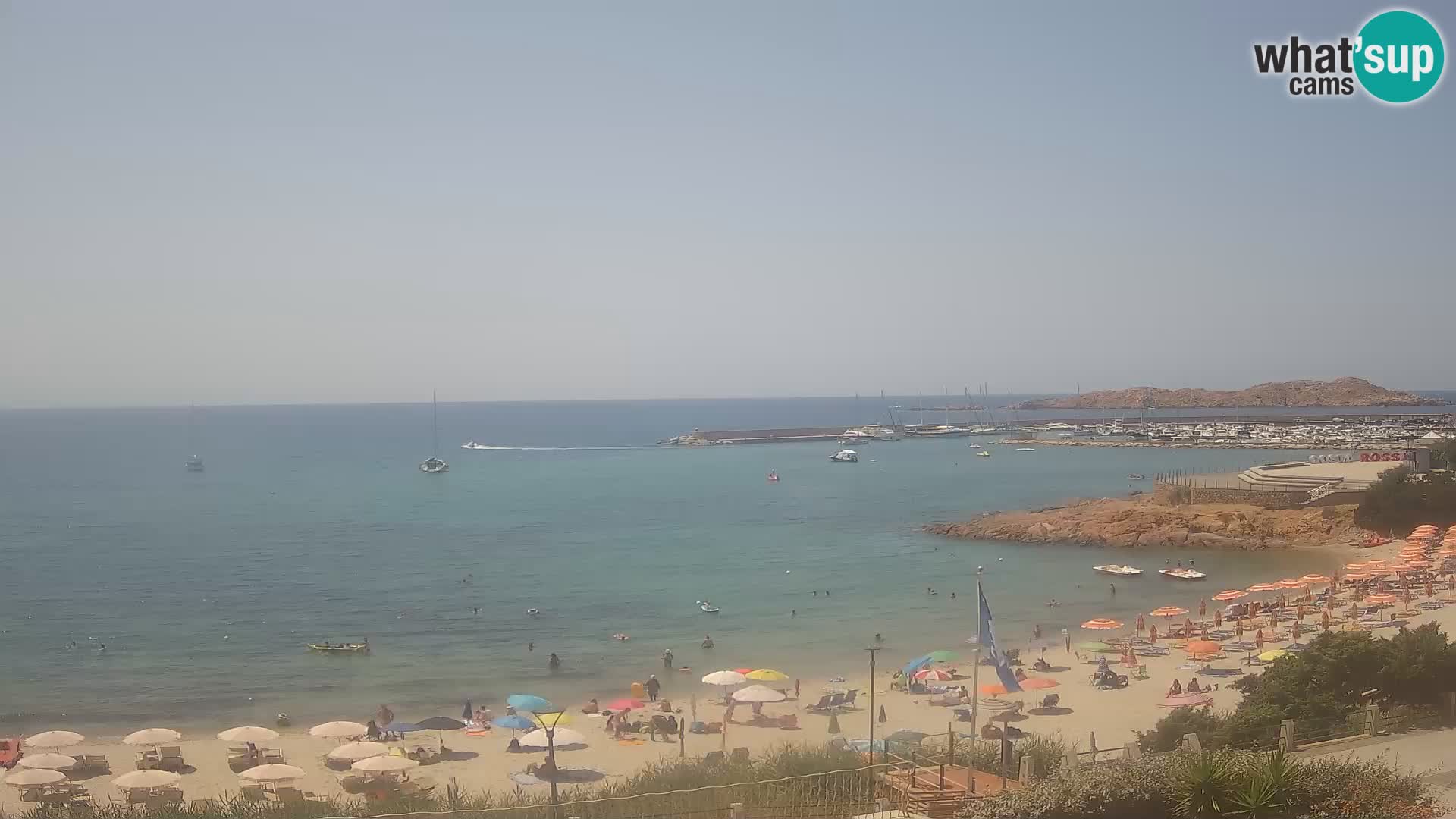 Web kamera plaže Isola Rossa – Uživo pogled na predivnu obalu Sardinije
