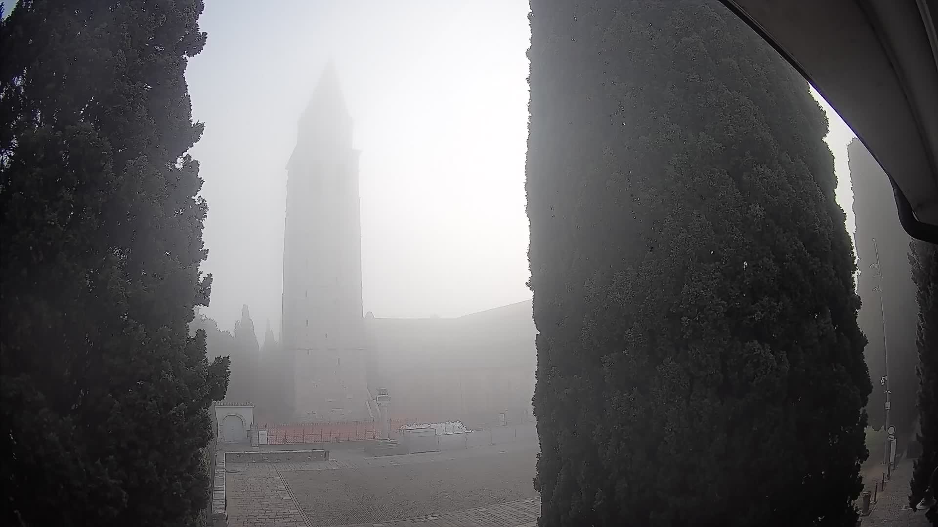 Akvileja – trg Capitolo