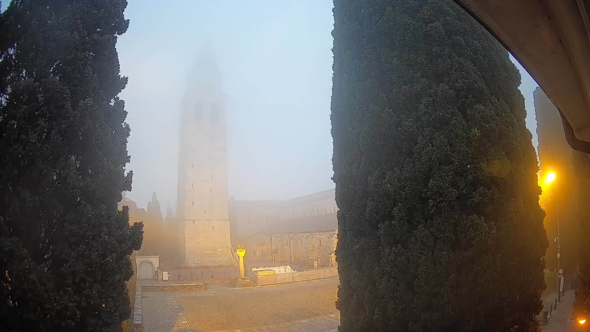 Akvileja – trg Capitolo