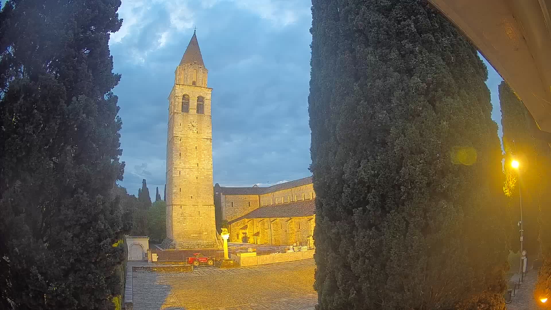 Akvileja – trg Capitolo