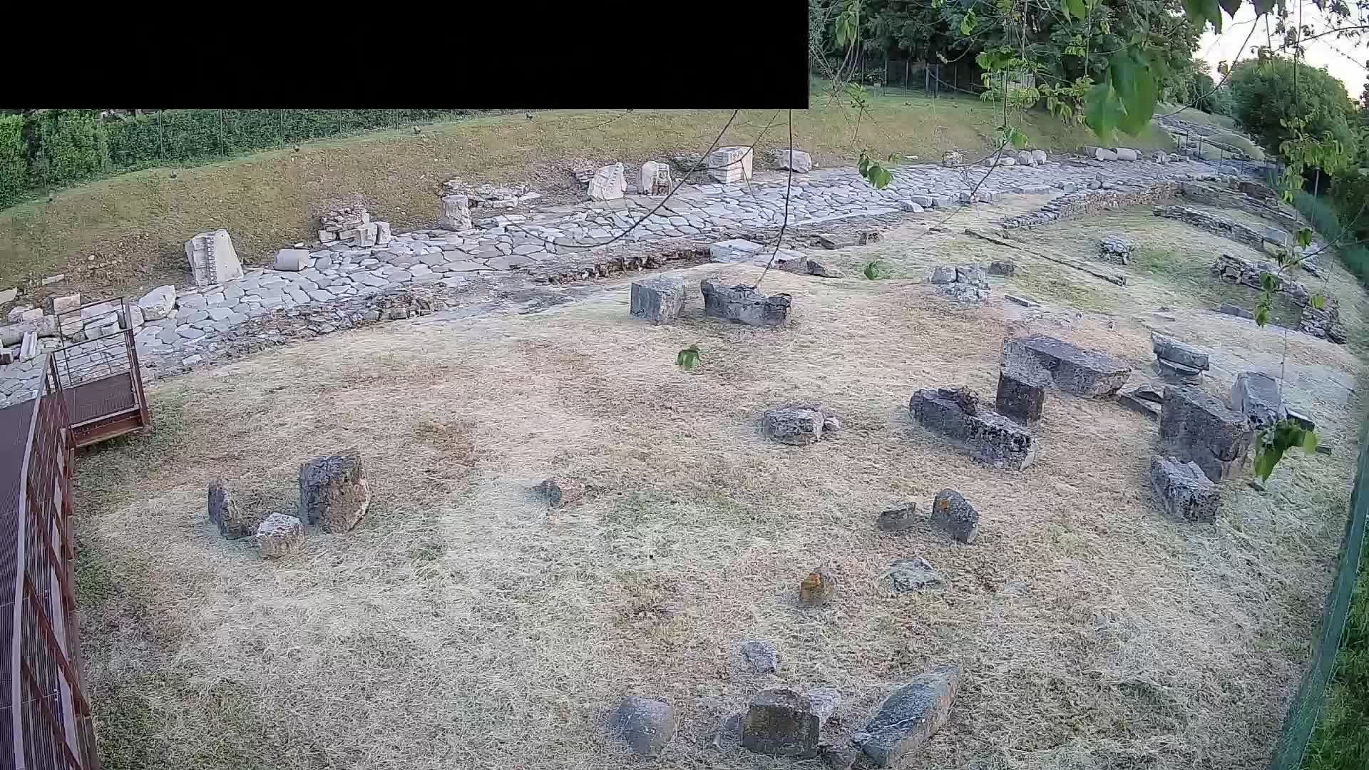 Akvileja – Decumano di Aratria Galla