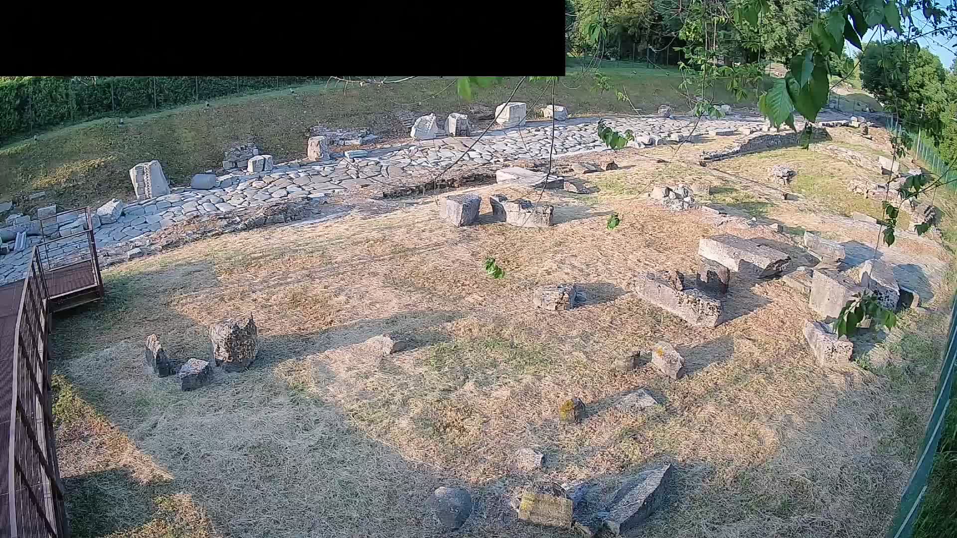 Akvileja – Decumano di Aratria Galla