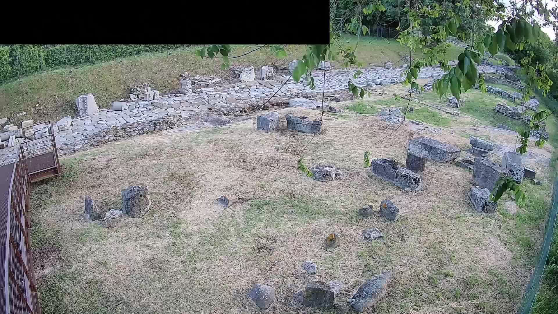 Akvileja – Decumano di Aratria Galla