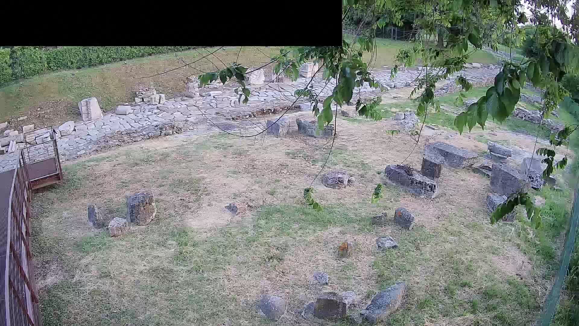 Akvileja – Decumano di Aratria Galla