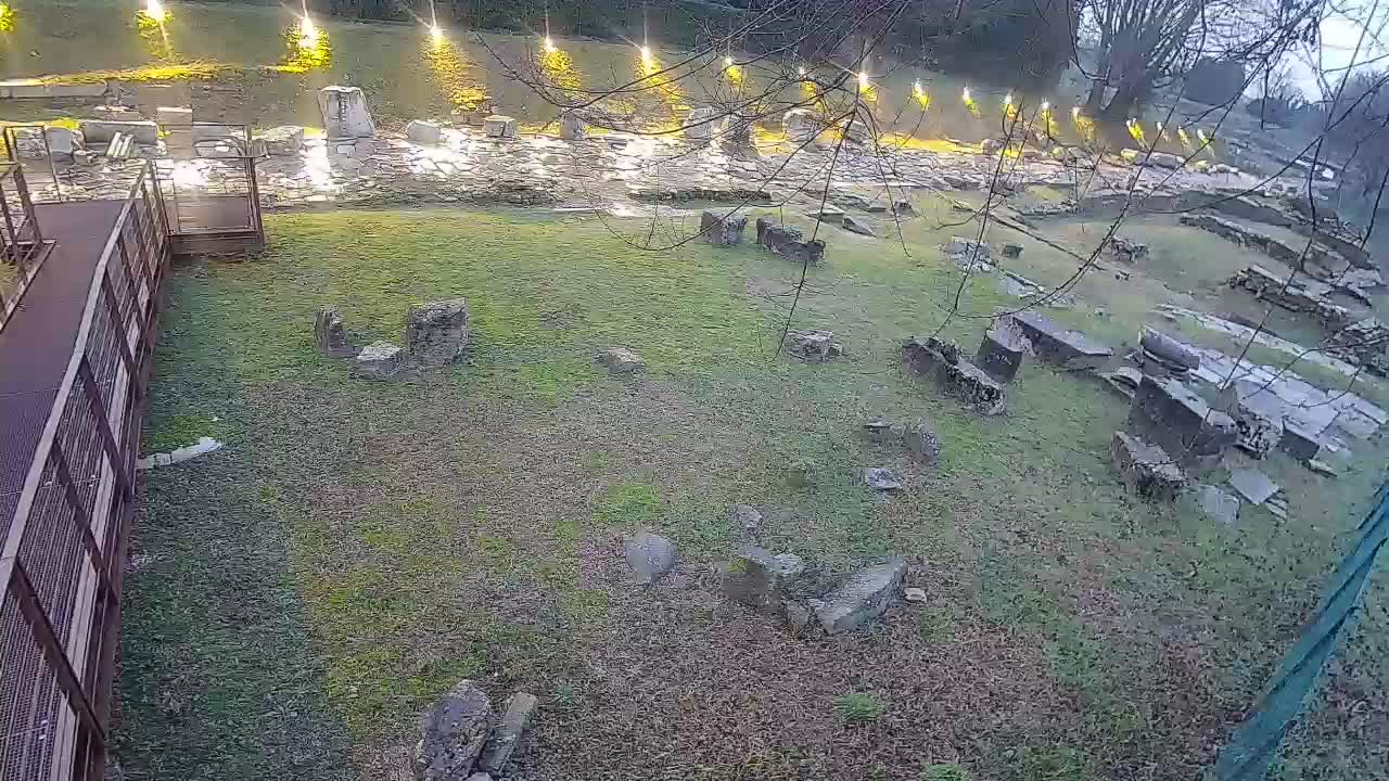 Akvileja – Decumano di Aratria Galla