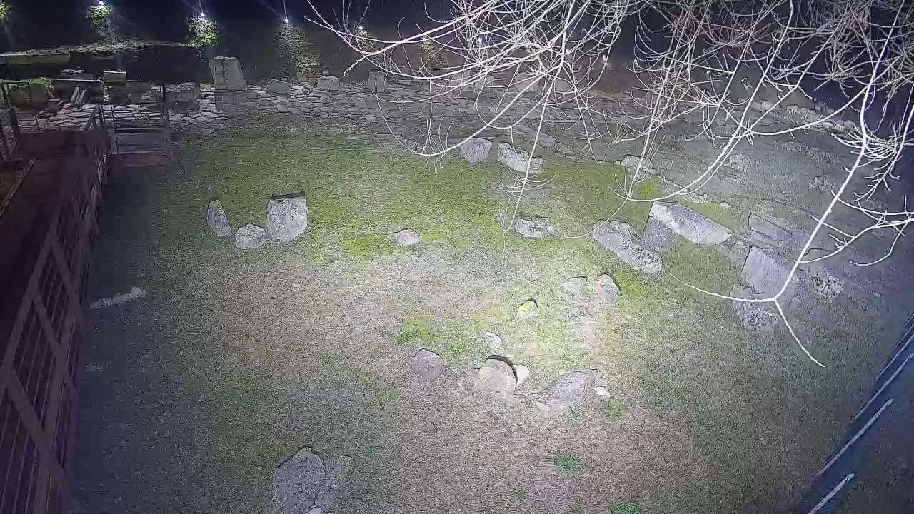 Akvileja – Decumano di Aratria Galla