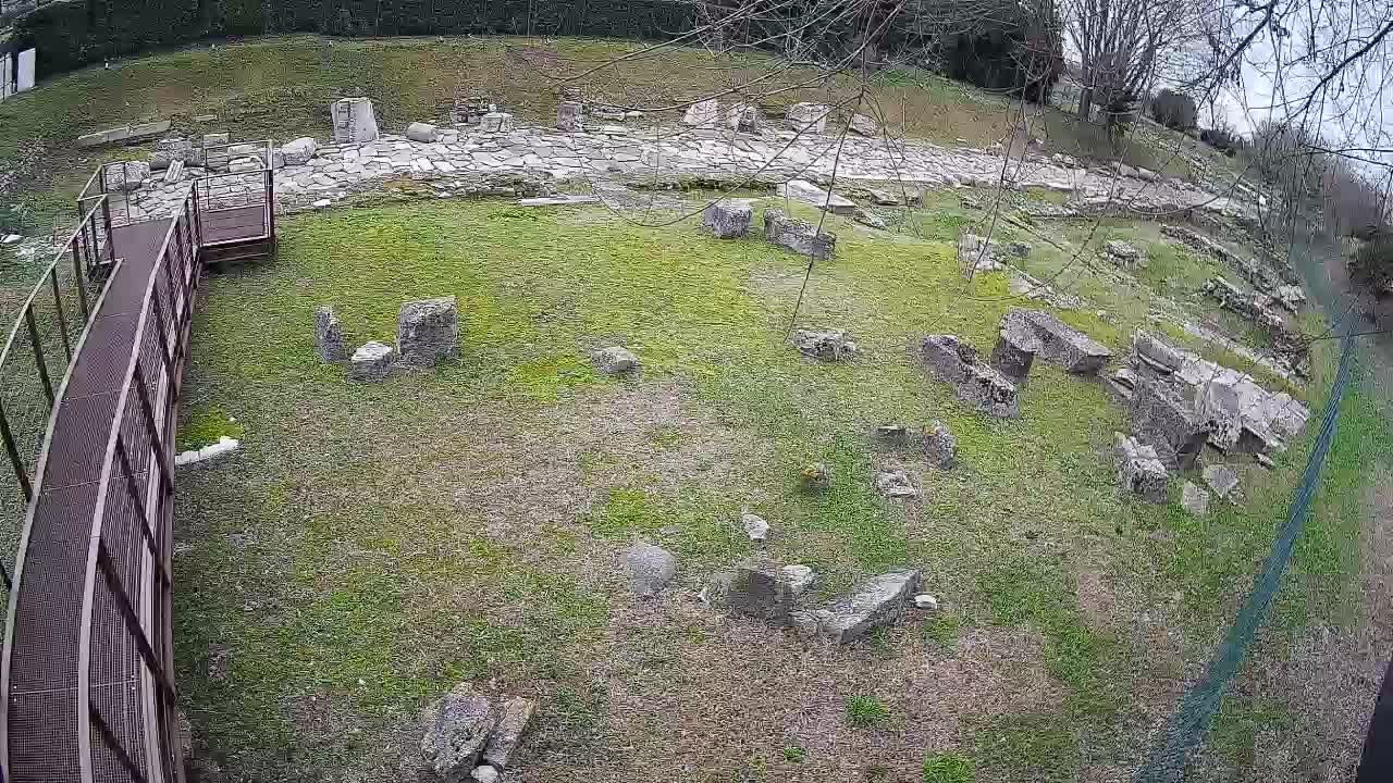 Akvileja – Decumano di Aratria Galla