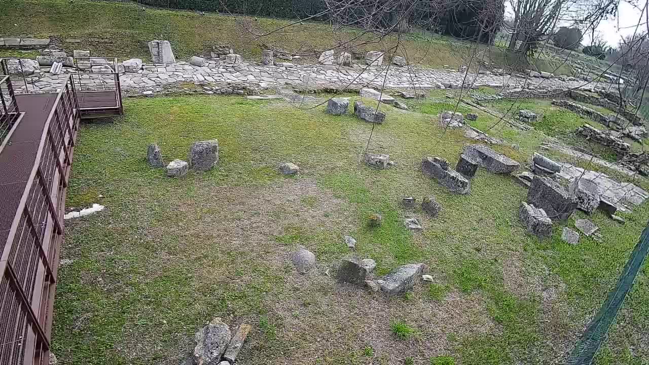 Akvileja – Decumano di Aratria Galla