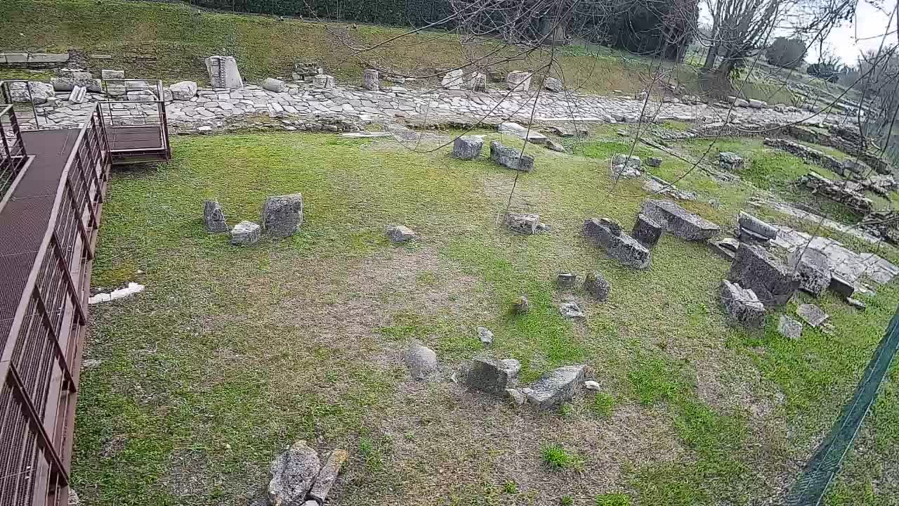 Akvileja – Decumano di Aratria Galla