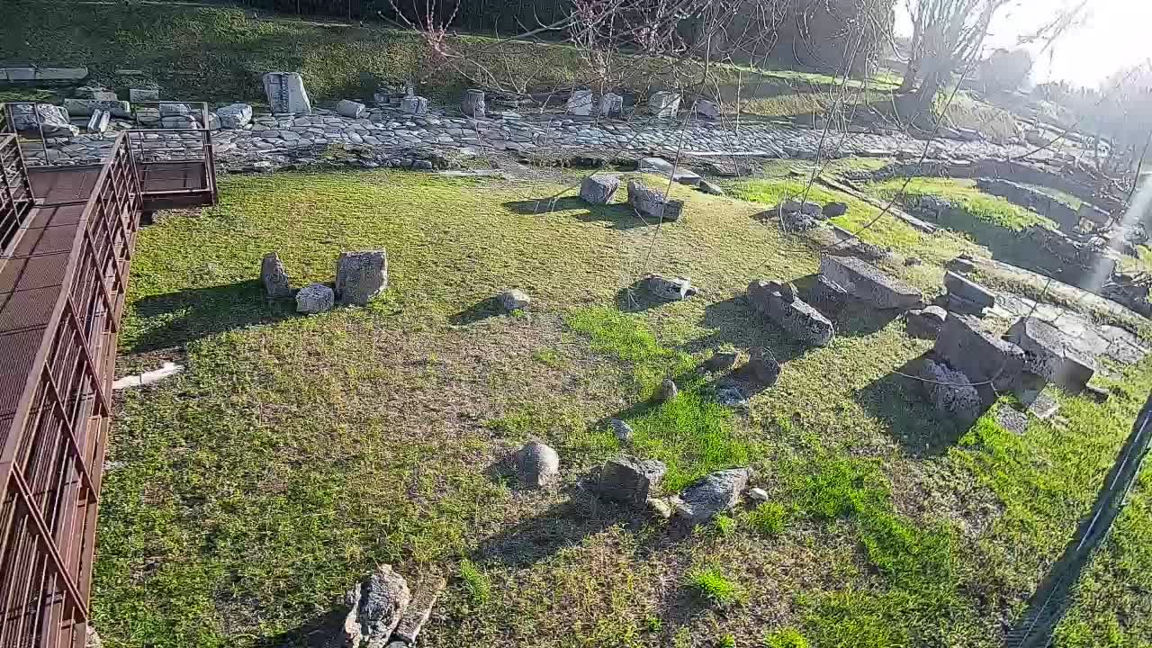 Akvileja – Decumano di Aratria Galla