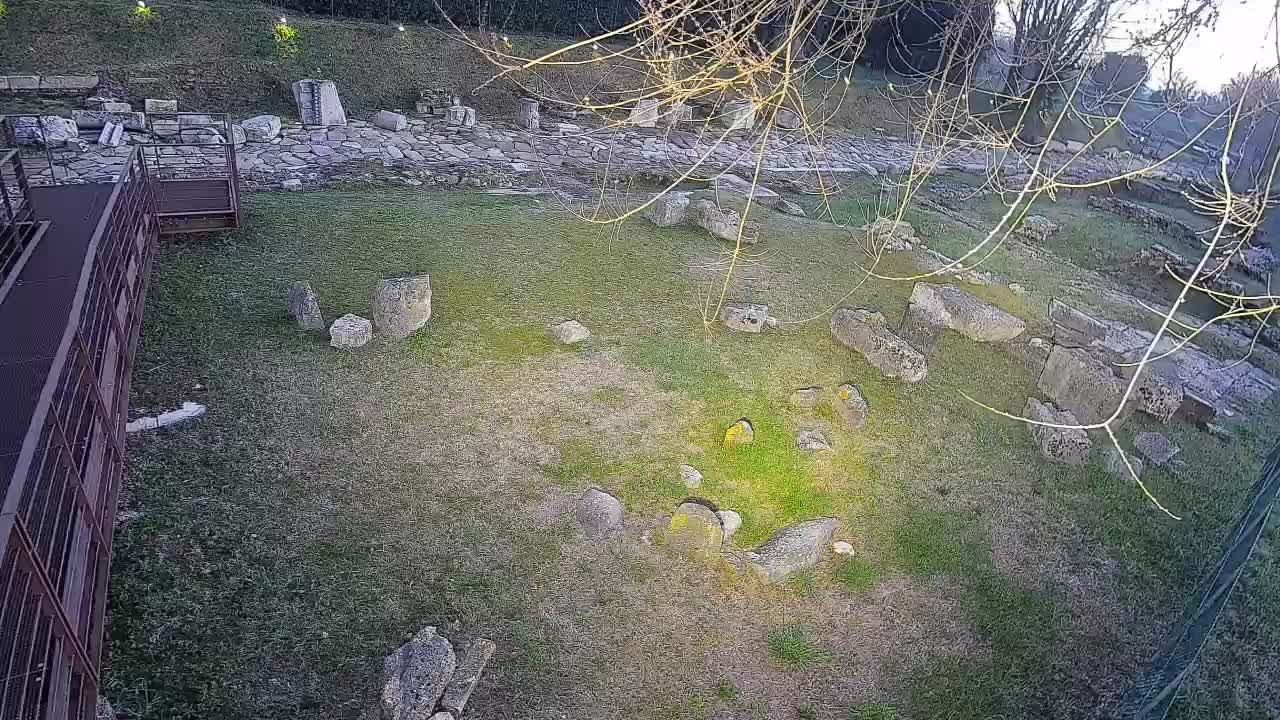 Akvileja – Decumano di Aratria Galla