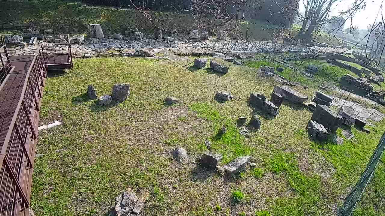 Akvileja – Decumano di Aratria Galla