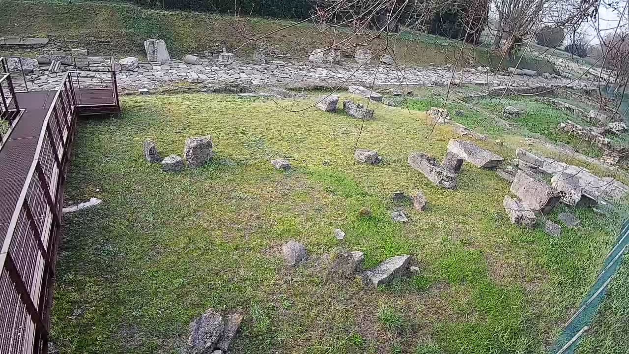 Akvileja – Decumano di Aratria Galla