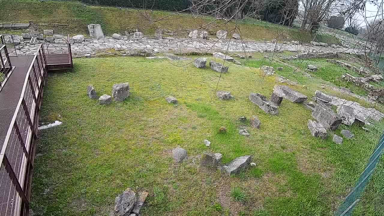 Akvileja – Decumano di Aratria Galla