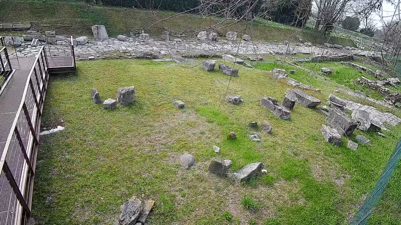 Akvileja – Decumano di Aratria Galla