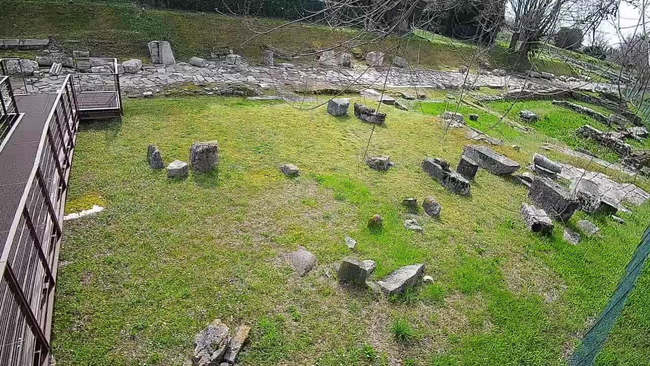 Akvileja – Decumano di Aratria Galla