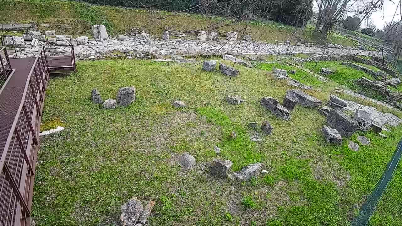 Akvileja – Decumano di Aratria Galla