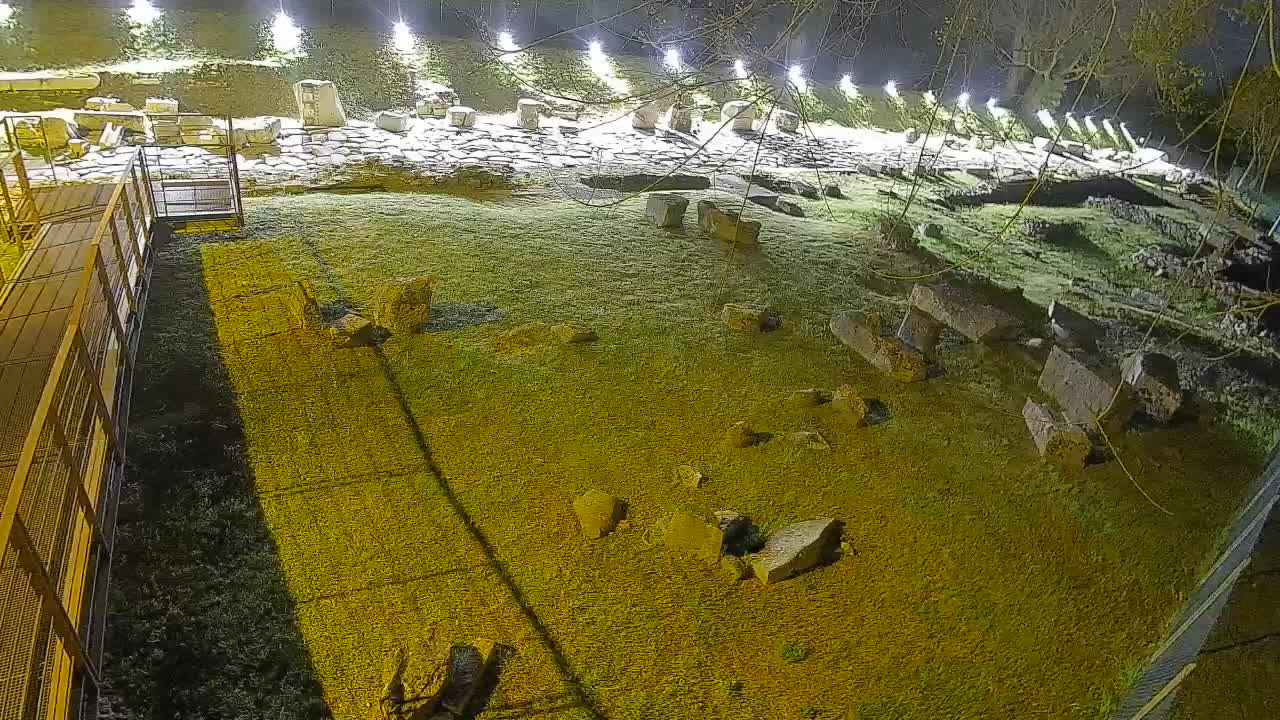 Akvileja – Decumano di Aratria Galla