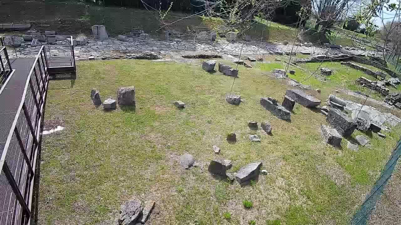 Akvileja – Decumano di Aratria Galla